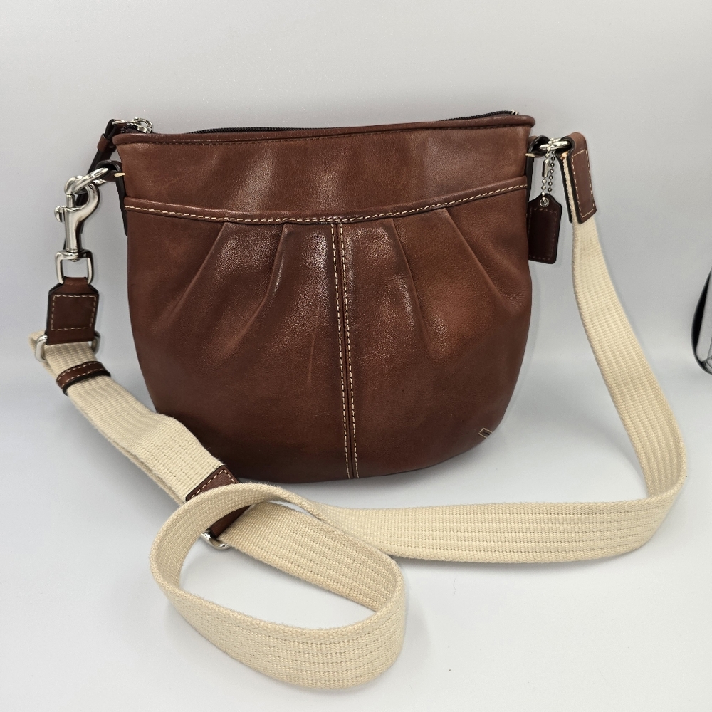 COACH Rich Brown Pleated Leather Swingpack Crossbody Rounded Bag Purse
